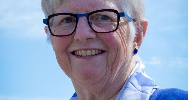 Ann Hilton	